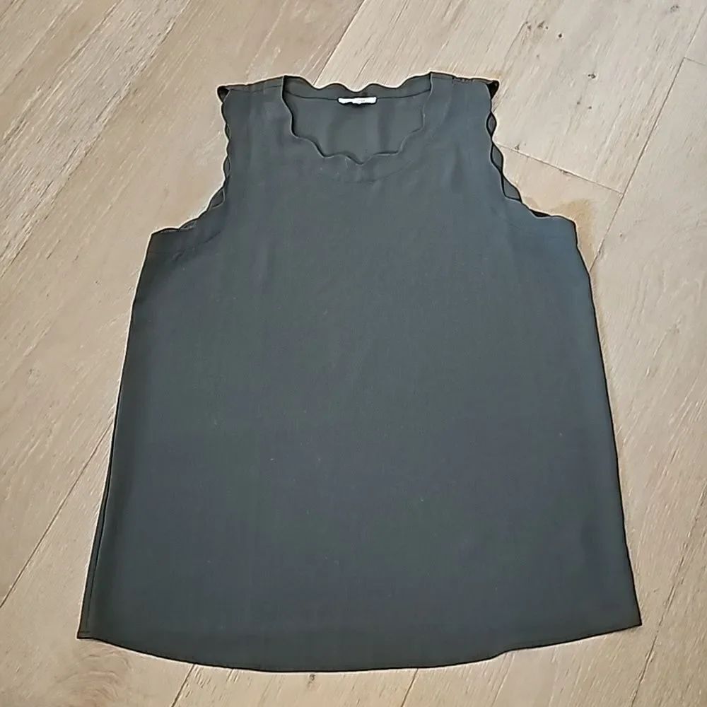 DarkāGreenāblouseāsizeāM